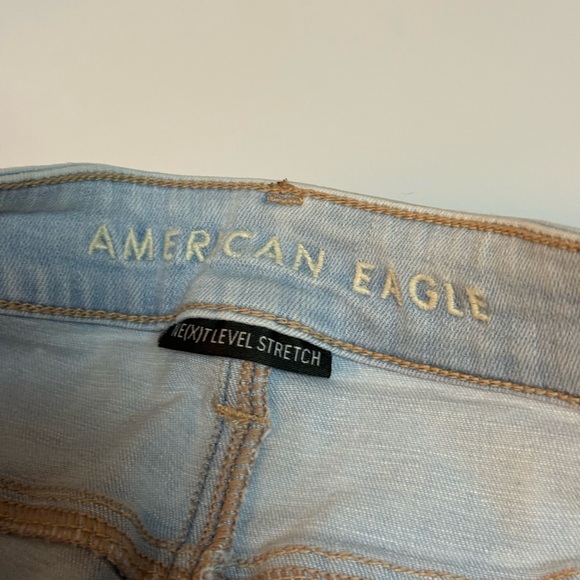 American Eagle Outfitters Floral Pocket Light Wash Shorts Size 10 - Picture 6 of 7